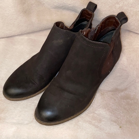 Merona Shoes - Brown Swede booties